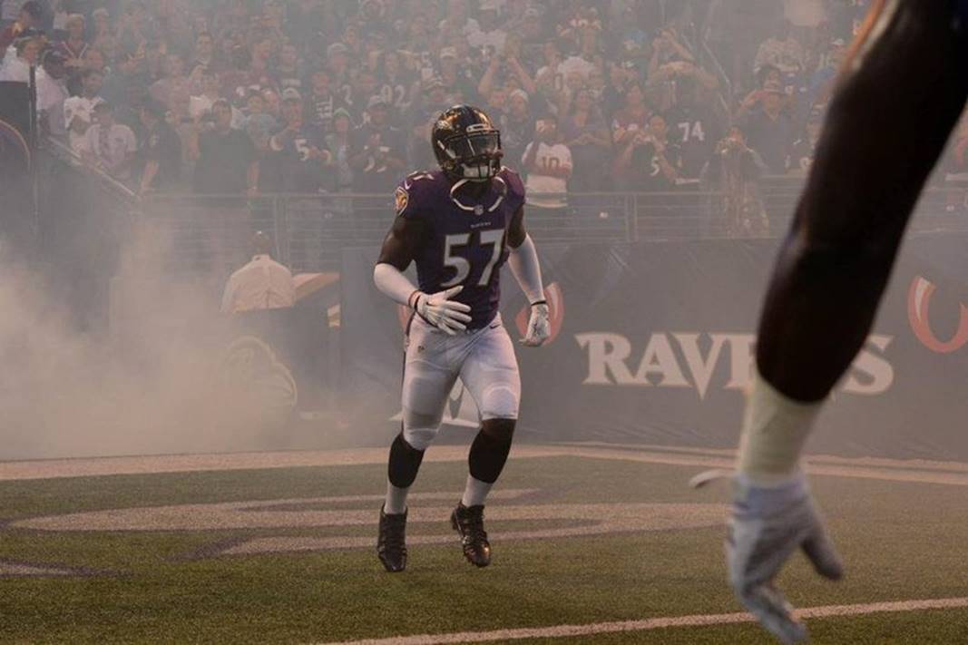 http://cms.ics-digital.com/ckeditor_assets/pictures/20085/content_cj_mosely_enters_the_field_for_the_baltimore_ravens_defence_via_twitter.jpg